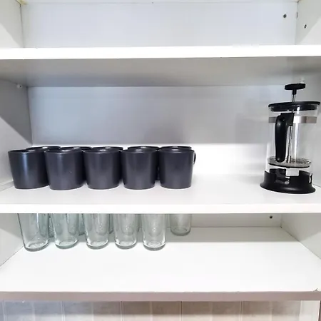 2 Cozy Apts, Fast Internet, 5 Min Walk To Beach! *