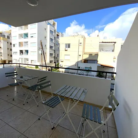 2 Cozy Apts, Fast Internet, 5 Min Walk To Beach! 公寓