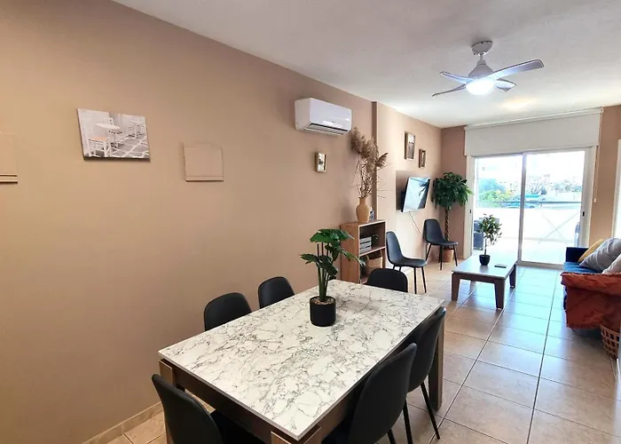 Apartmán 2 Cozy Apts, Fast Internet, 5 Min Walk To Beach!
