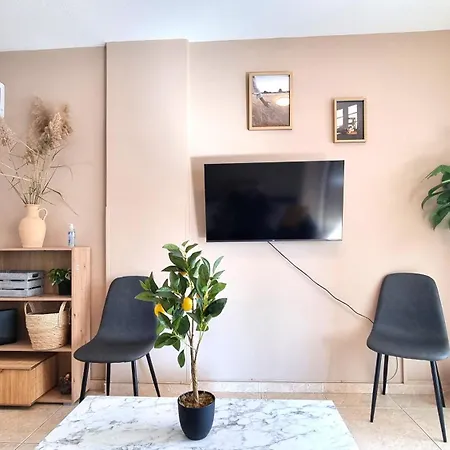 2 Cozy Apts, Fast Internet, 5 Min Walk To Beach! Lárnaca