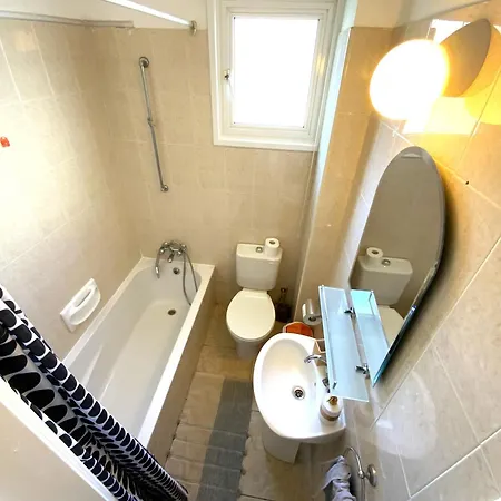 2 Cozy Apts, Fast Internet, 5 Min Walk To Beach! * ラルナカ
