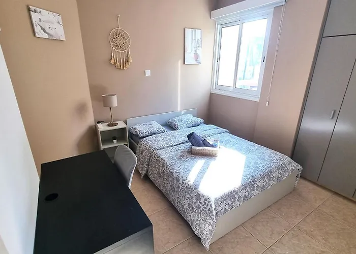 2 Cozy Apts, Fast Internet, 5 Min Walk To Beach! Lárnaca