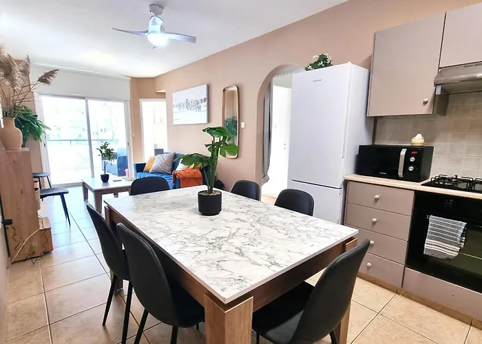 2 Cozy Apts, Fast Internet, 5 Min Walk To Beach! Lárnaca