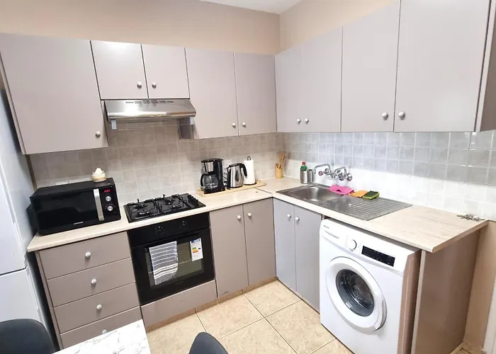 2 Cozy Apts, Fast Internet, 5 Min Walk To Beach! * ラルナカ