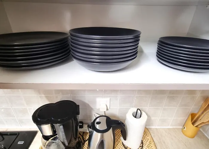 2 Cozy Apts, Fast Internet, 5 Min Walk To Beach! Lárnaca