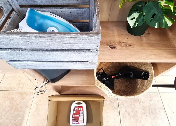 2 Cozy Apts, Fast Internet, 5 Min Walk To Beach! *