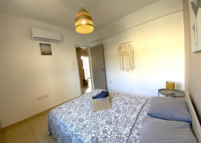 2 Cozy Apts, Fast Internet, 5 Min Walk To Beach! Lárnaca