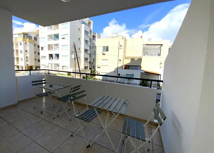 2 Cozy Apts, Fast Internet, 5 Min Walk To Beach! Apartamento