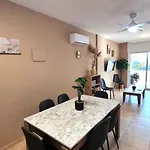 Apartment 2 Cozy Apts, Fast Internet, 5 Min Walk To Beach!
